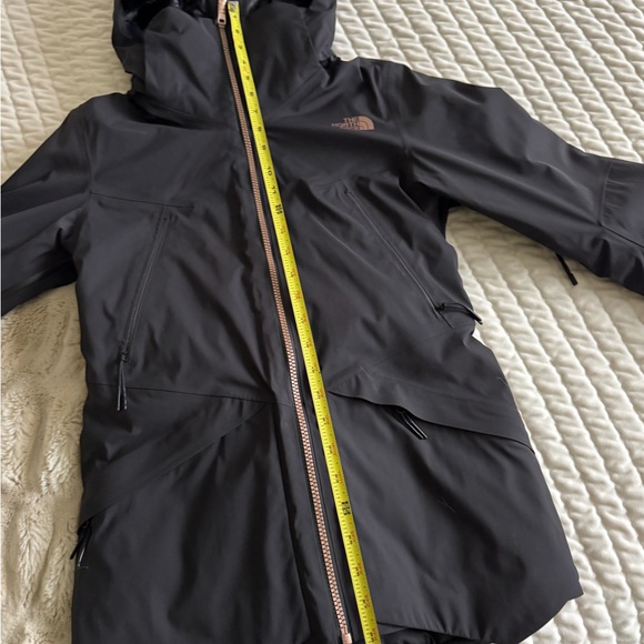 The North Face Women's Black Ski Jacket - Picture 13 of 14